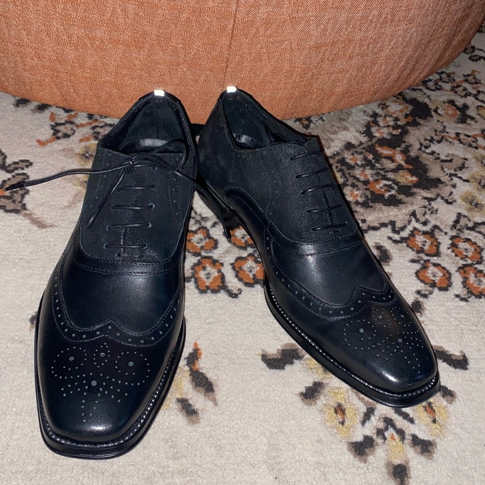 Kenneth Cole Reaction “ trick play” collection dress Shoes.